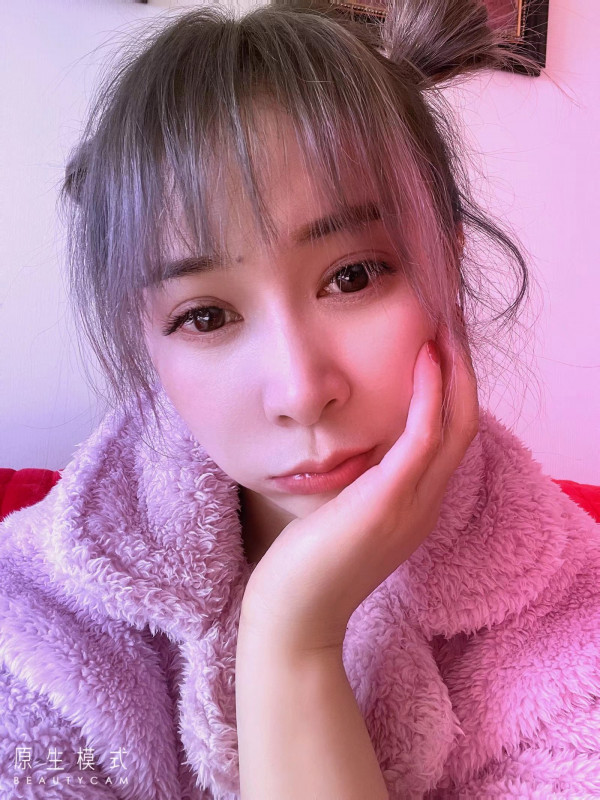 光谷时间广场 玲宝宝